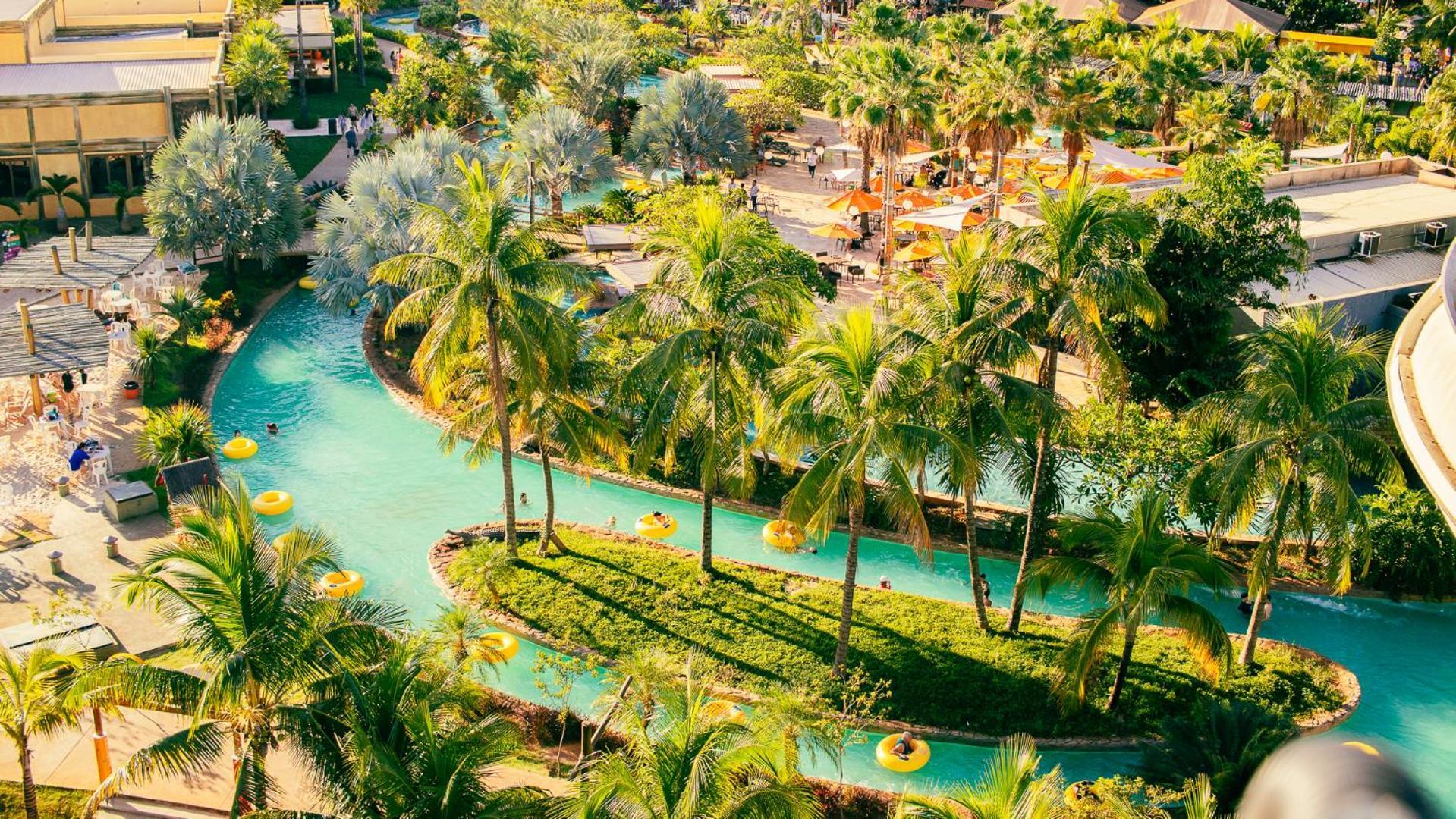 Hot Beach Resort โอลิมเปีย ภายนอก รูปภาพ The artificial river at the Atlantis Paradise Island