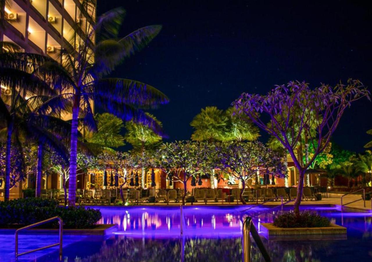 Hot Beach Resort โอลิมเปีย ภายนอก รูปภาพ The pool at the hotel